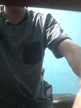 hugosafado333 online show from October 4, 4:25 am