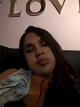 kimCosseyy online show from April 2, 2:08 am