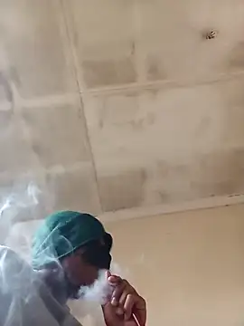 izinjamfee2 online show from September 29, 9:27 am