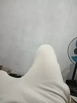 izinjamfee2 online show from March 23, 4:07 pm