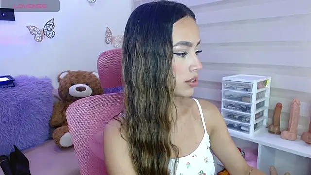 Snapshot of melody_brawns chatting on December 16, 10:25 pm melody brawns online show from December 16, 10:25 pm