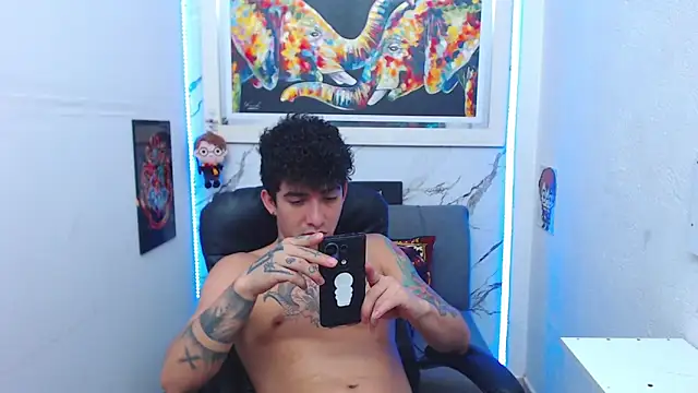 Snapshot of targuerian22 chatting on November 13, 2:48 am targuerian22 online show from November 13, 2:48 am