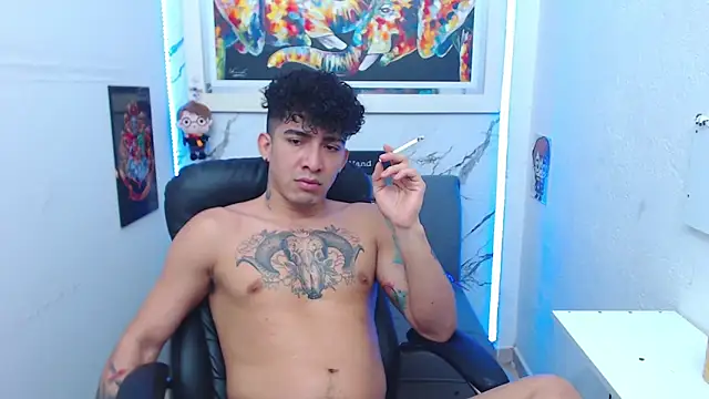 Snapshot of targuerian22 chatting on November 22, 2:10 am targuerian22 online show from November 22, 2:10 am