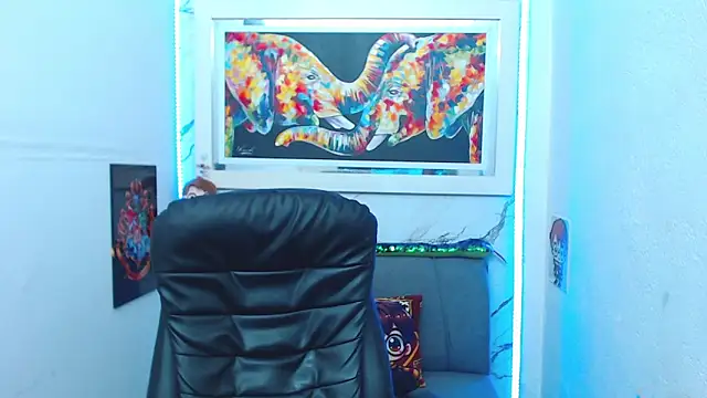 Snapshot of targuerian22 chatting on November 8, 8:01 pm targuerian22 online show from November 8, 8:01 pm