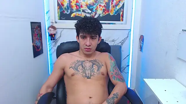 Snapshot of targuerian22 chatting on November 11, 1:22 am targuerian22 online show from November 11, 1:22 am