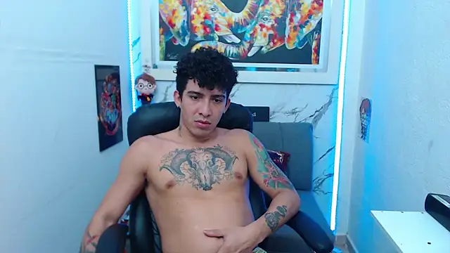 Snapshot of targuerian22 chatting on November 14, 3:32 am targuerian22 online show from November 14, 3:32 am