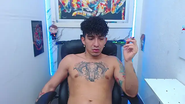 Snapshot of targuerian22 chatting on December 1, 2:51 pm targuerian22 online show from December 1, 2:51 pm