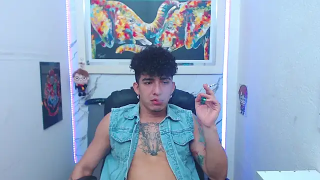 Snapshot of targuerian22 chatting on November 30, 2:34 am targuerian22 online show from November 30, 2:34 am