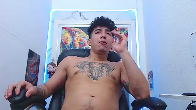 Snapshot of targuerian22 chatting on November 25, 8:25 am targuerian22 online show from November 25, 8:25 am