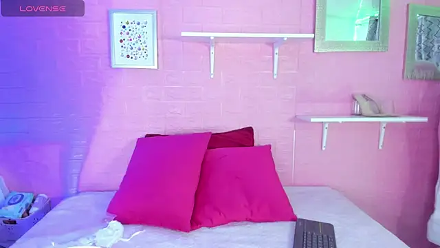 hanna  azumi online show from March 27, 3:15 am