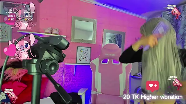 hanna  azumi online show from November 14, 2:04 am