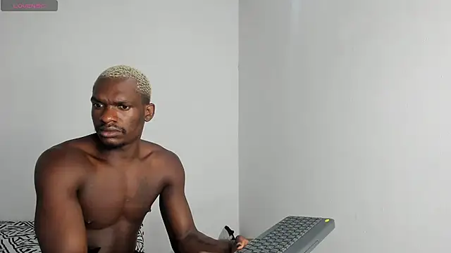 edwin mosquera1 online show from November 20, 9:47 pm