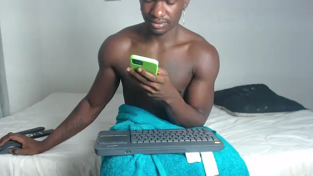 Snapshot of edwin_mosquera1 chatting on February 10, 1:33 pm edwin mosquera1 online show from February 10, 1:33 pm