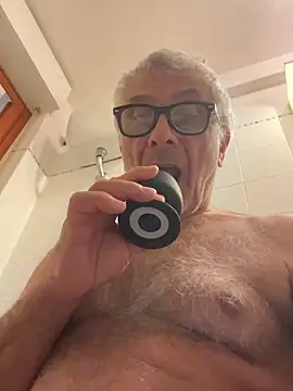 4n4l1zz4m1 online show from March 9, 8:42 pm