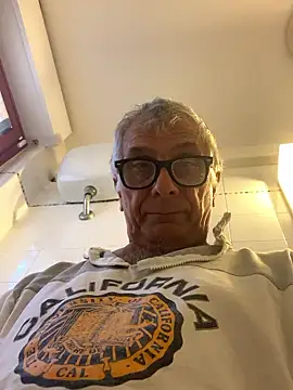 4n4l1zz4m1 online show from January 10, 2:45 pm