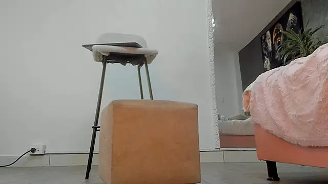 Snapshot of isa_lancaster chatting on July 14, 2:05 am isa lancaster online show from July 14, 2:05 am
