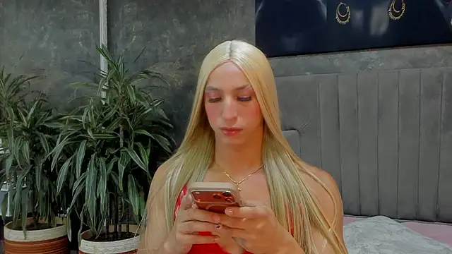Snapshot of isa_lancaster chatting on July 12, 7:26 pm isa lancaster online show from July 12, 7:26 pm