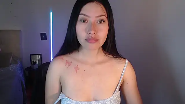 Snapshot of Emilyswan04 chatting on January 18, 4:10 pm Emilyswan04 online show from January 18, 4:10 pm