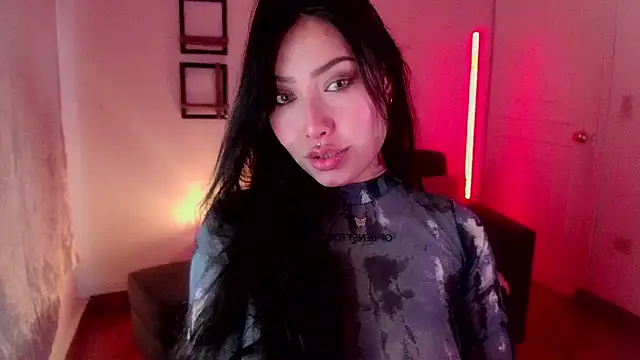 Snapshot of Emilyswan04 chatting on February 27, 3:59 pm Emilyswan04 online show from February 27, 3:59 pm