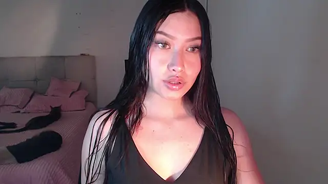 Snapshot of Emilyswan04 chatting on January 11, 6:33 pm Emilyswan04 online show from January 11, 6:33 pm