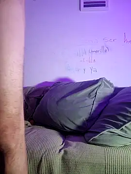 Snapshot of gorkamacbew chatting on October 2, 12:47 am gorkamacbew online show from October 2, 12:47 am