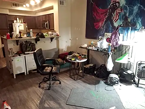 lit702 online show from April 4, 7:20 pm