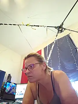 Snapshot of lit702 chatting on October 29, 10:20 pm lit702 online show from October 29, 10:20 pm