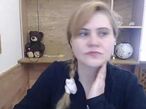 DaniellaKiss online show from April 24, 7:32 am