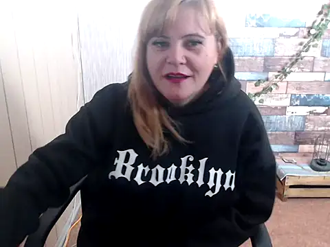 DaniellaKiss online show from October 2, 6:28 am