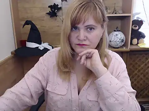 DaniellaKiss online show from November 23, 9:08 am