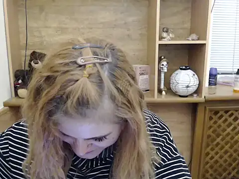 DaniellaKiss online show from April 13, 5:06 pm