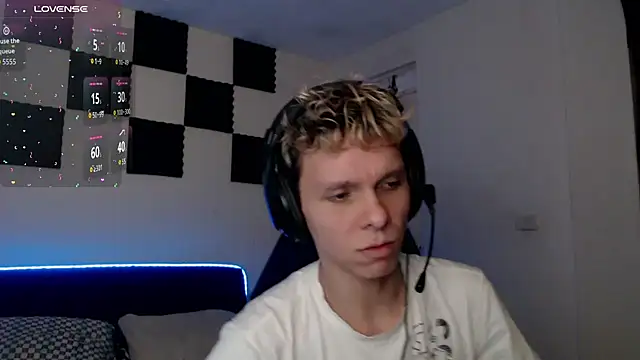 Snapshot of bryamado69 chatting on September 24, 1:13 am bryamado69 online show from September 24, 1:13 am