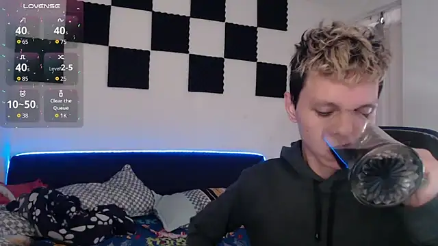 Snapshot of bryamado69 chatting on September 23, 11:39 am bryamado69 online show from September 23, 11:39 am