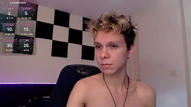 Snapshot of bryamado69 chatting on October 3, 2:29 pm bryamado69 online show from October 3, 2:29 pm