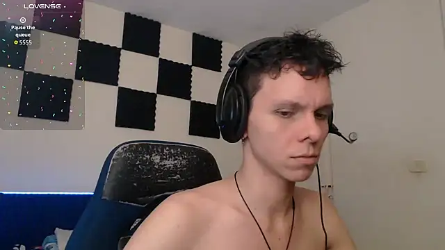 Snapshot of bryamado69 chatting on December 3, 4:35 am bryamado69 online show from December 3, 4:35 am