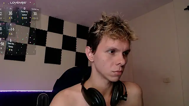 Snapshot of bryamado69 chatting on October 5, 7:32 am bryamado69 online show from October 5, 7:32 am