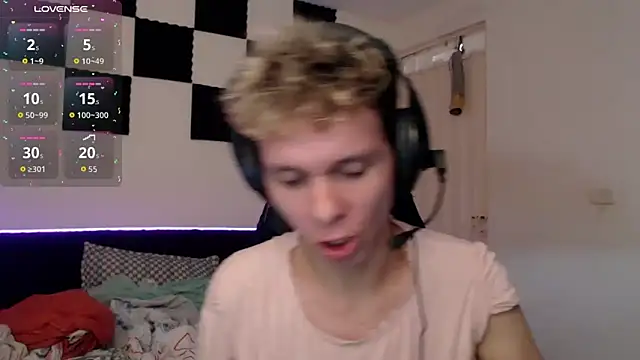 Snapshot of bryamado69 chatting on October 5, 7:48 pm bryamado69 online show from October 5, 7:48 pm