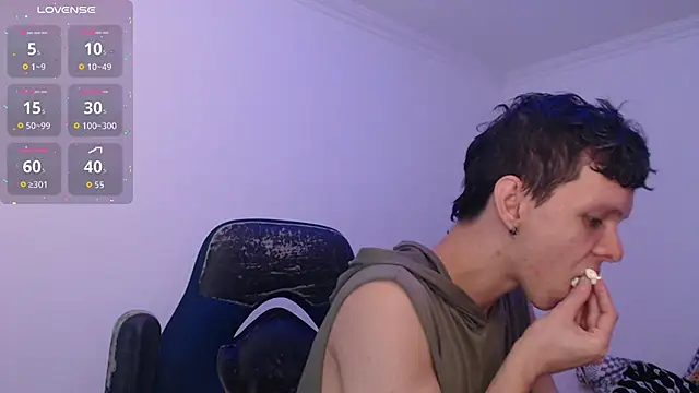 Snapshot of bryamado69 chatting on December 13, 8:04 pm bryamado69 online show from December 13, 8:04 pm