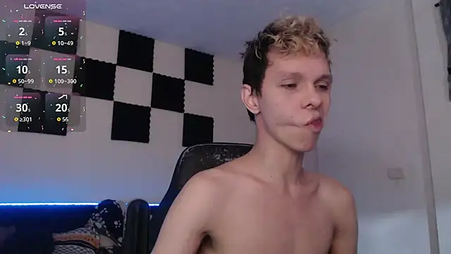 Snapshot of bryamado69 chatting on October 10, 2:18 pm bryamado69 online show from October 10, 2:18 pm