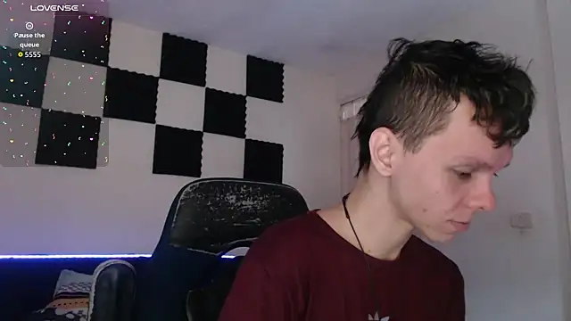 Snapshot of bryamado69 chatting on November 15, 1:15 pm bryamado69 online show from November 15, 1:15 pm