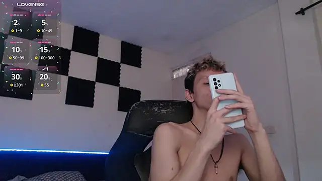 Snapshot of bryamado69 chatting on October 14, 2:17 pm bryamado69 online show from October 14, 2:17 pm