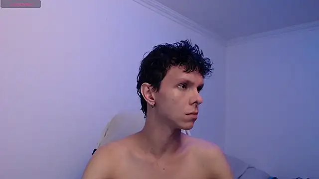 bryamado69 online show from April 13, 7:45 am