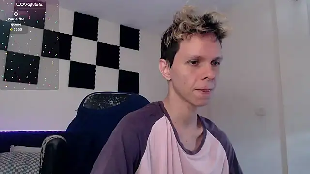 Snapshot of bryamado69 chatting on September 25, 2:34 pm bryamado69 online show from September 25, 2:34 pm