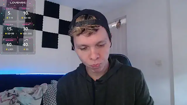 Snapshot of bryamado69 chatting on October 20, 12:38 pm bryamado69 online show from October 20, 12:38 pm