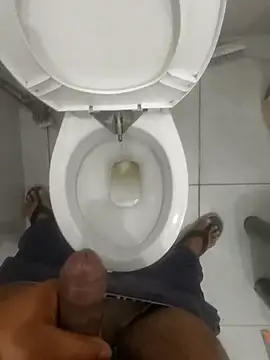 Snapshot of Gururonny07 chatting on February 28, 1:27 am Gururonny07 online show from February 28, 1:27 am