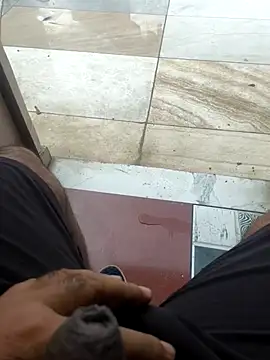 Snapshot of Gururonny07 chatting on November 5, 6:49 am Gururonny07 online show from November 5, 6:49 am