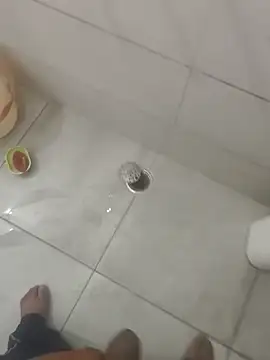 Snapshot of Gururonny07 chatting on October 19, 12:35 am Gururonny07 online show from October 19, 12:35 am