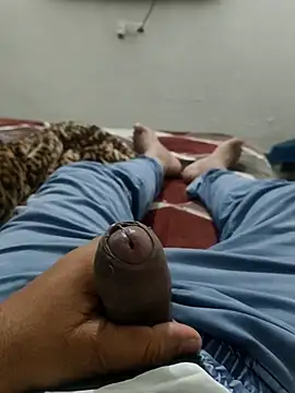 Snapshot of Gururonny07 chatting on February 18, 12:45 pm Gururonny07 online show from February 18, 12:45 pm