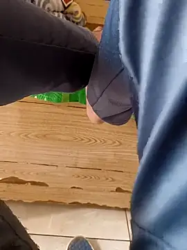 Snapshot of Gururonny07 chatting on March 9, 3:43 am Gururonny07 online show from March 9, 3:43 am