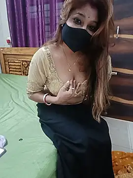 Snapshot of BongQueen9 chatting on July 3, 5:47 am BongQueen9 online show from July 3, 5:47 am